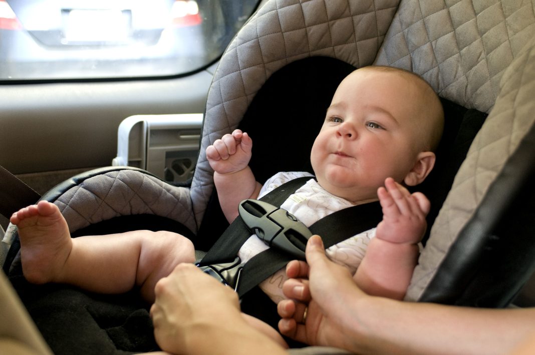 Ce trebuie să știți despre bebeluși și călătoria cu mașina? Ce presupune siguranța lui?