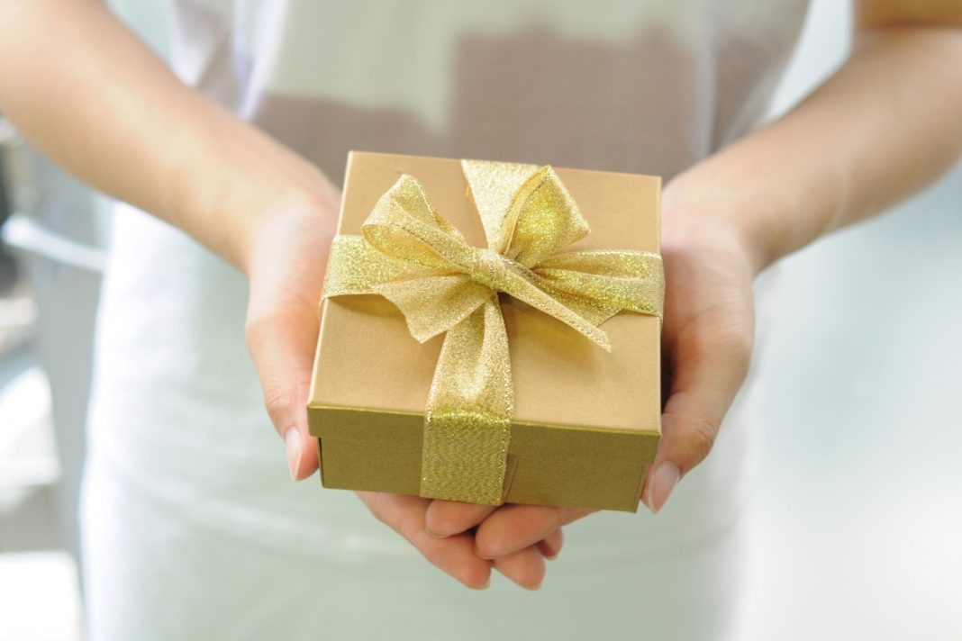 Ghidul cadourilor pentru nuntă, ce iei și cât de mult cheltui