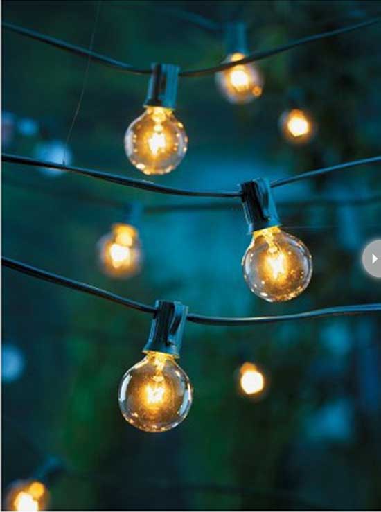 Accesorii de toamna pentru exterior - luminite Sursa foto: www.hgtvgardens.com