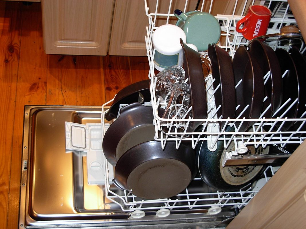 Sfaturi pentru alegerea mașinii de spălat vase, vezi ce factori trebuie luați în considerare