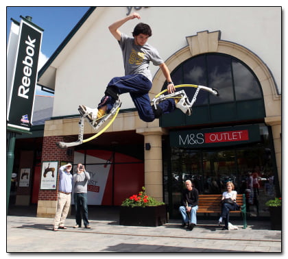 Parkour cu arcuri, foto cracked.com