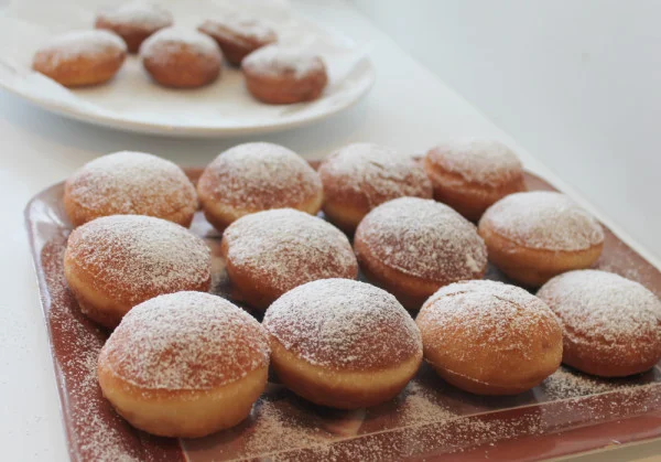 Gogosi simple - un desert clasic