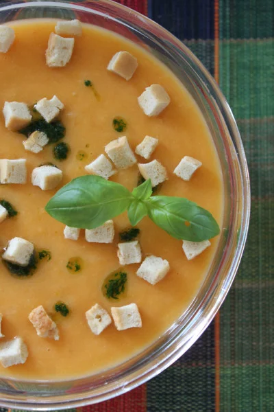 Supa crema de legume cu ulei aromat