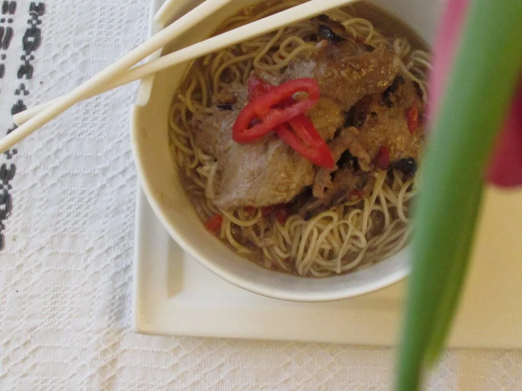Tăiței chinezești cu porc