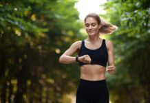 Brățara de fitness – un accesoriu modest pentru cei care doresc să aibă grijă de sănătatea lor